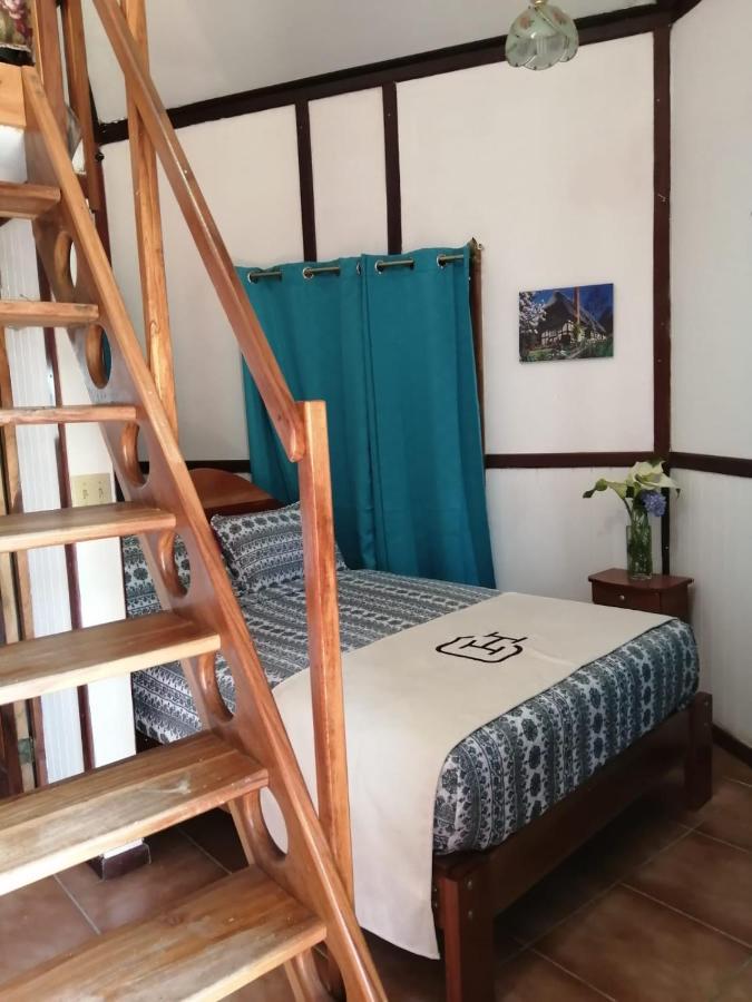 Cabanas Mountain River Lake Inn Nueva California المظهر الخارجي الصورة