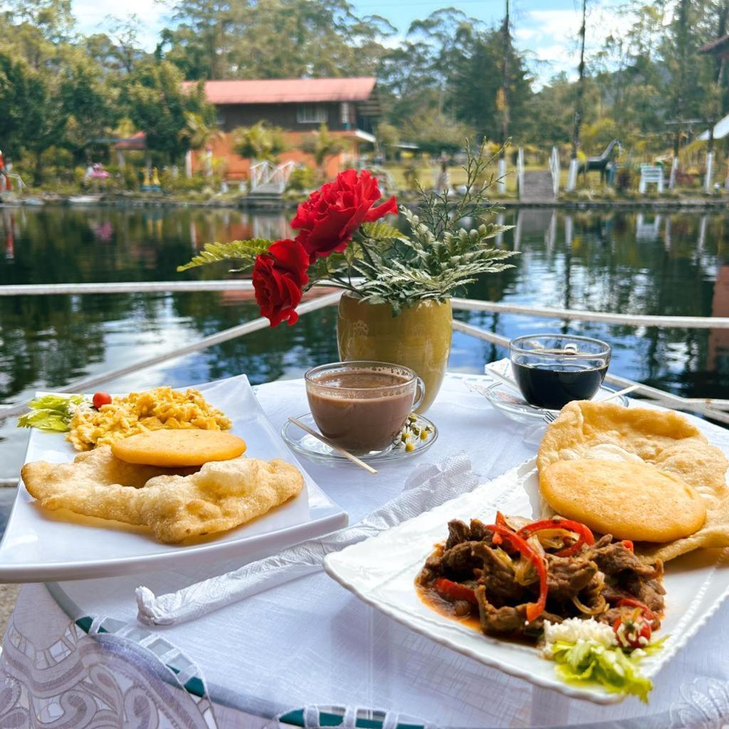 Cabanas Mountain River Lake Inn Nueva California المظهر الخارجي الصورة
