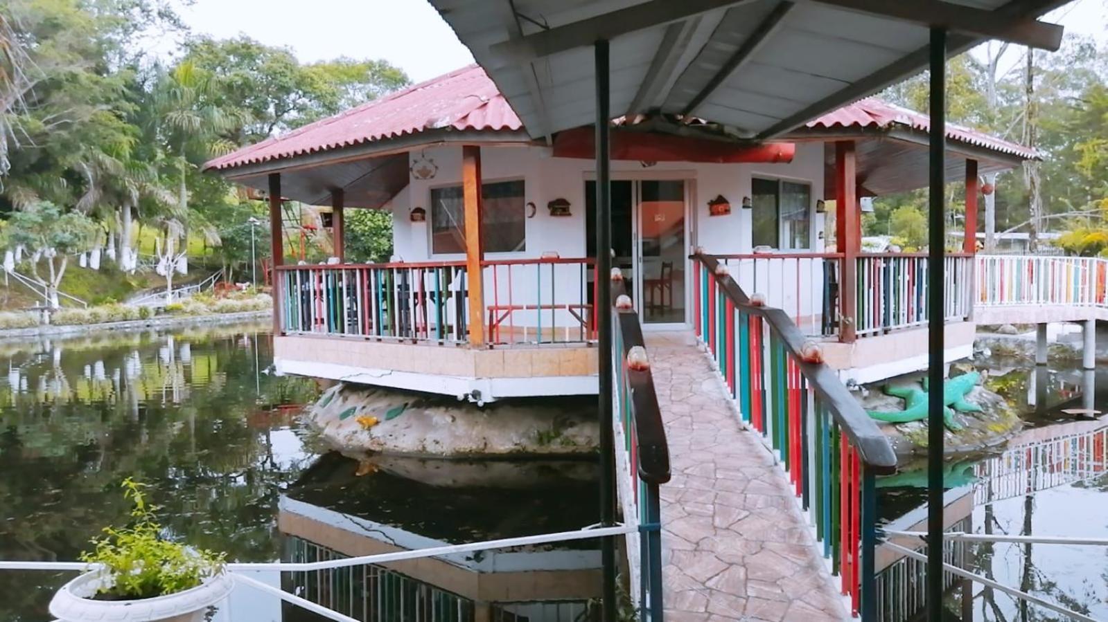 Cabanas Mountain River Lake Inn Nueva California المظهر الخارجي الصورة